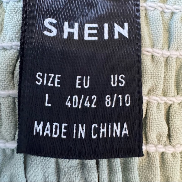 SHEIN Sage Green Smocked Short Sleeve Blouse Size Large - Picture 3 of 5